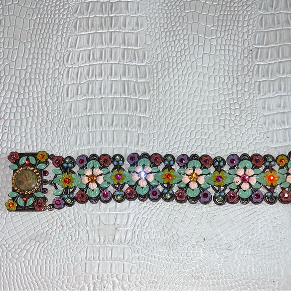 Vintage MX by Michael Morrison Enamel & Crystal Scrolled cherub Bracelet - Picture 2 of 9